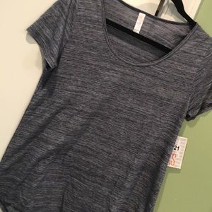 BNWT Blue/grey classic t